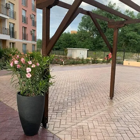 דירה One Bedroom Near The Sea *